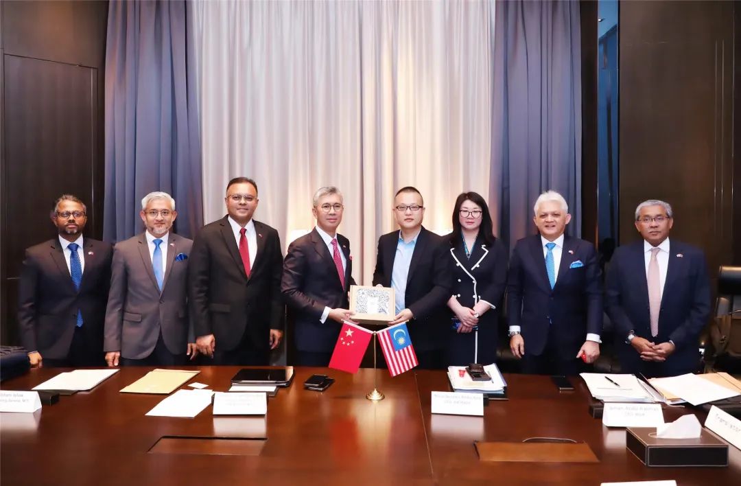 IBI Director/Senior Vice President Mr. Wang Ting and his delegation were invited to meet with Malaysia's Minister of International Trade and Industry, Mr. Tengku Zafrul.